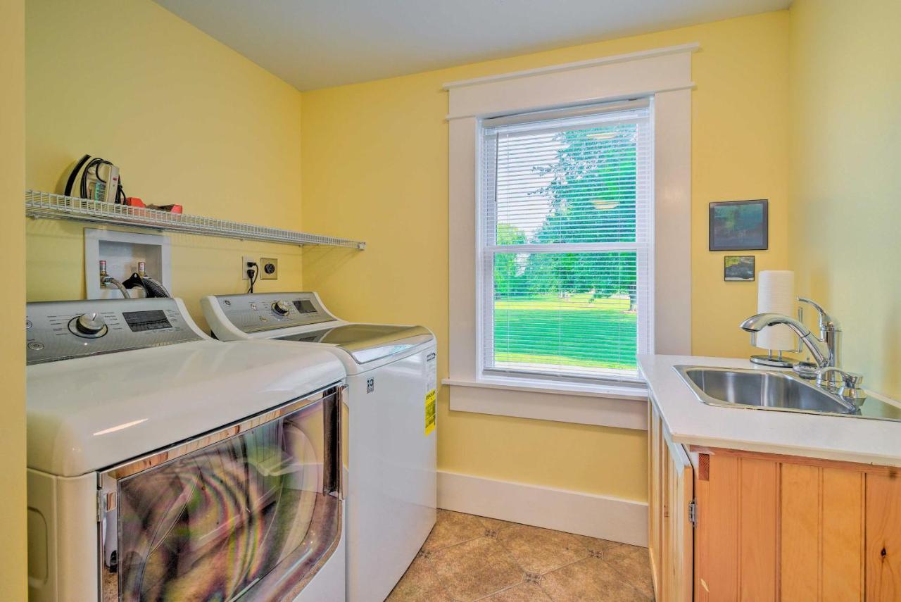 Charming Stanley Home With Yard, 7 Mi To Seneca Lake Женева Екстер'єр фото